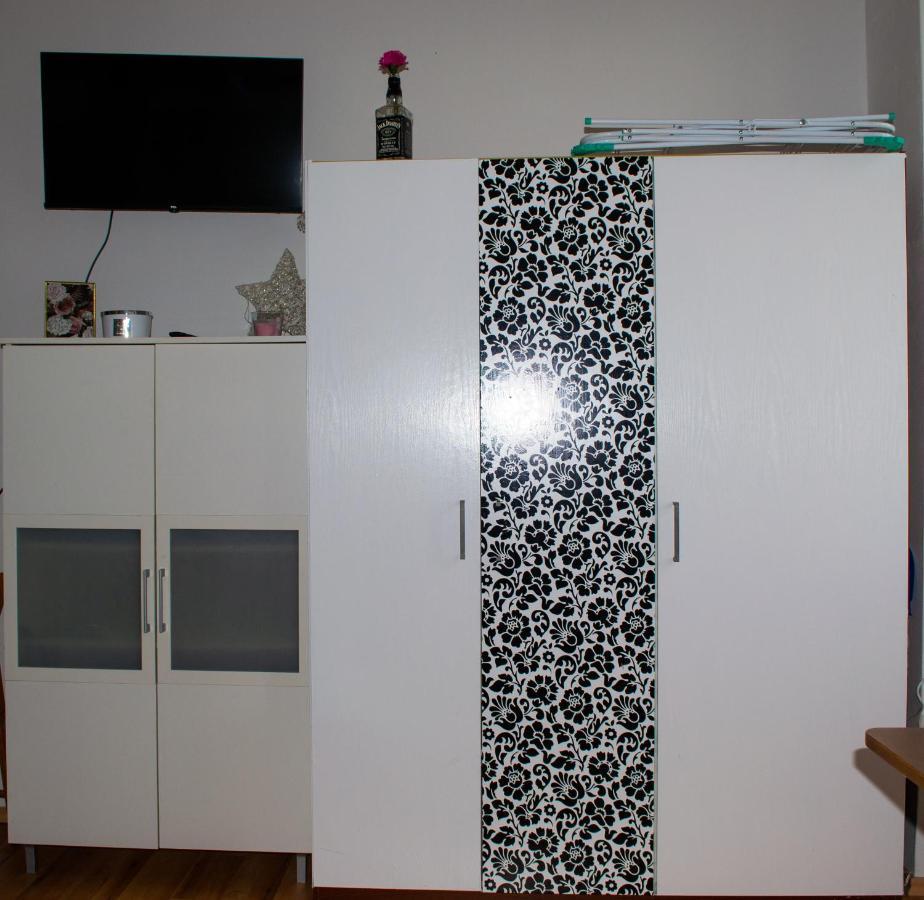 Studio Apartment Kontiki リエカ エクステリア 写真